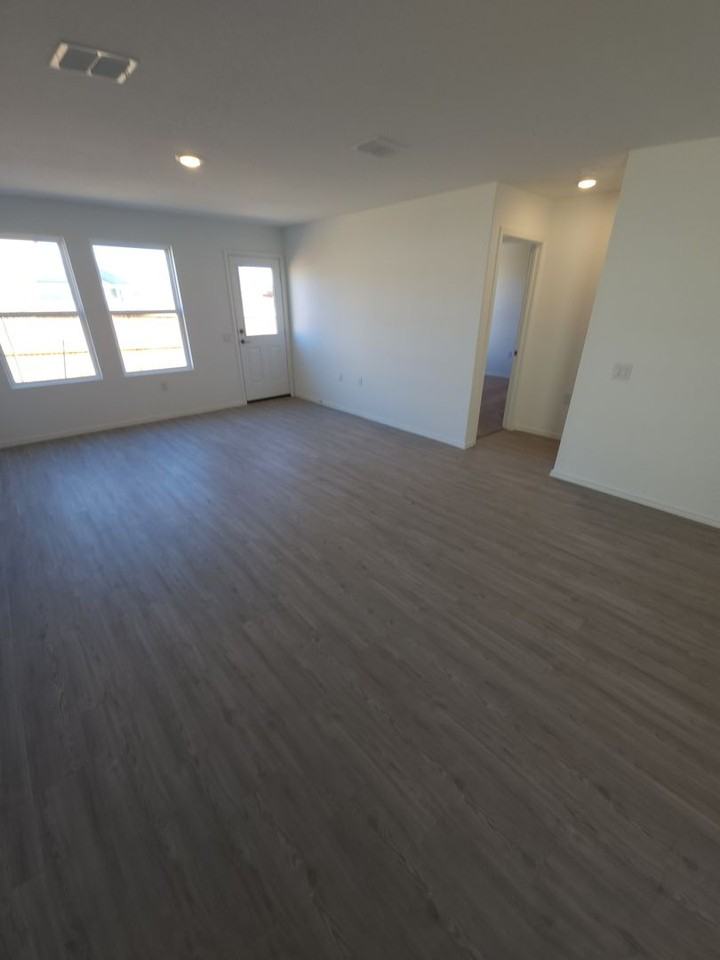 10114 Kersey Ml - Photo 7 of 24