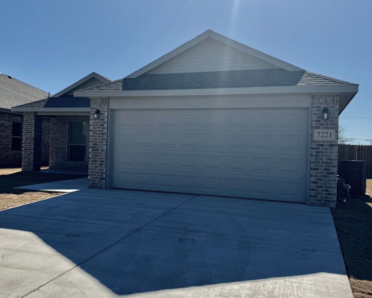 7221 25th St - Photo 2 of 21