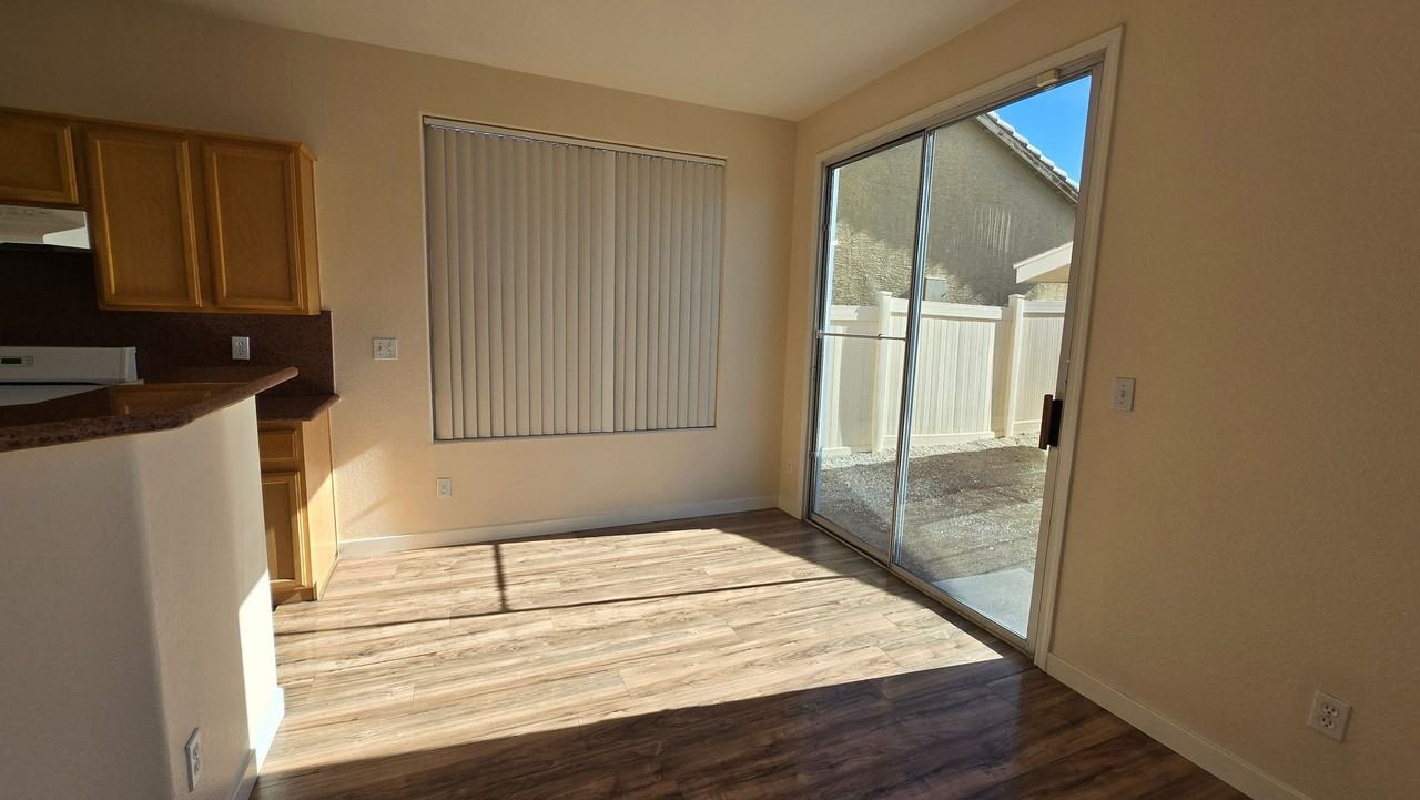 2525 Rainbow Cactus Ct - Photo 3 of 38