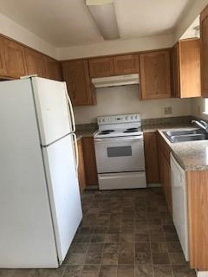 153 37th St - Photo 2 of 5