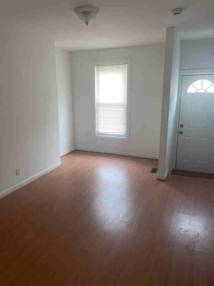 2432 Etting St - Photo 3 of 16