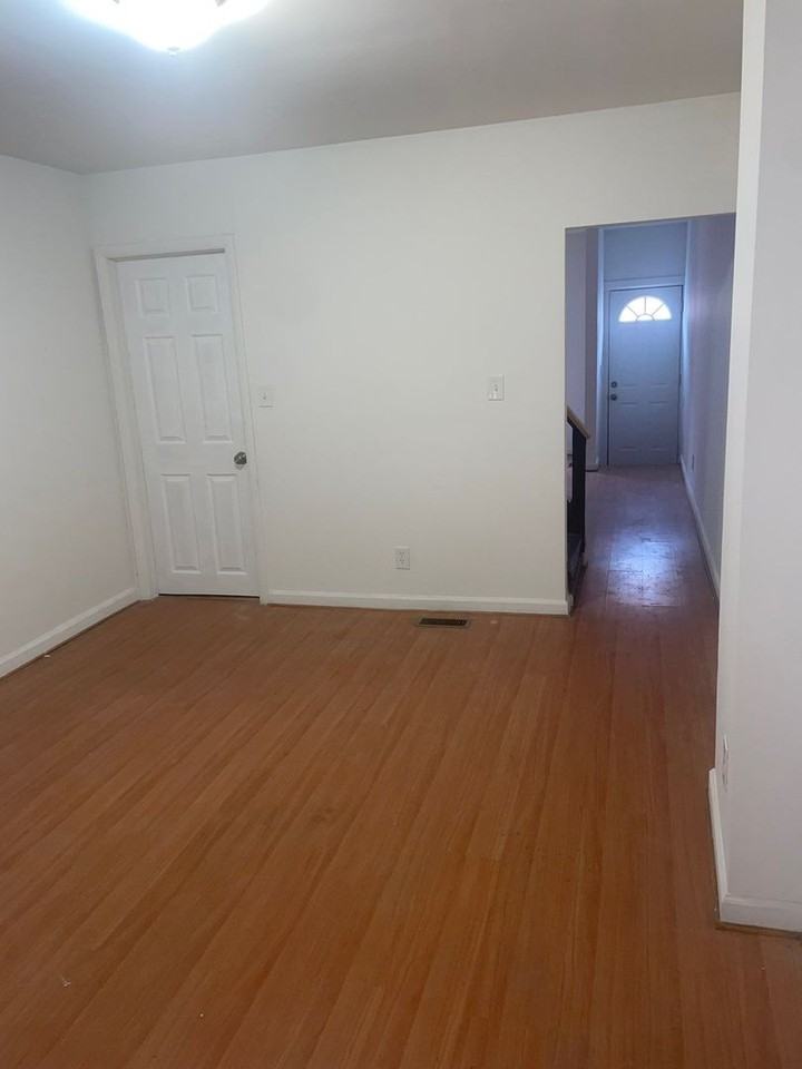 2432 Etting St - Photo 5 of 16