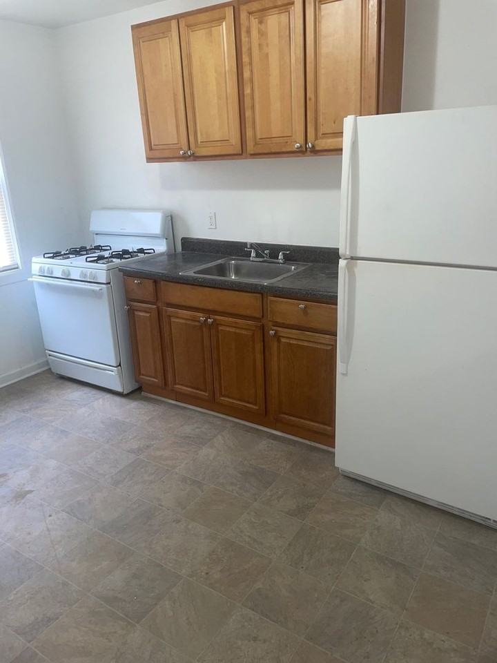 2432 Etting St - Photo 7 of 16