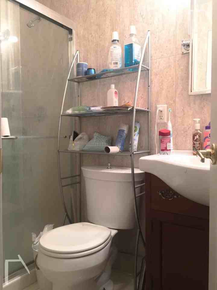 185 Winthrop Rd - Photo 3 of 20