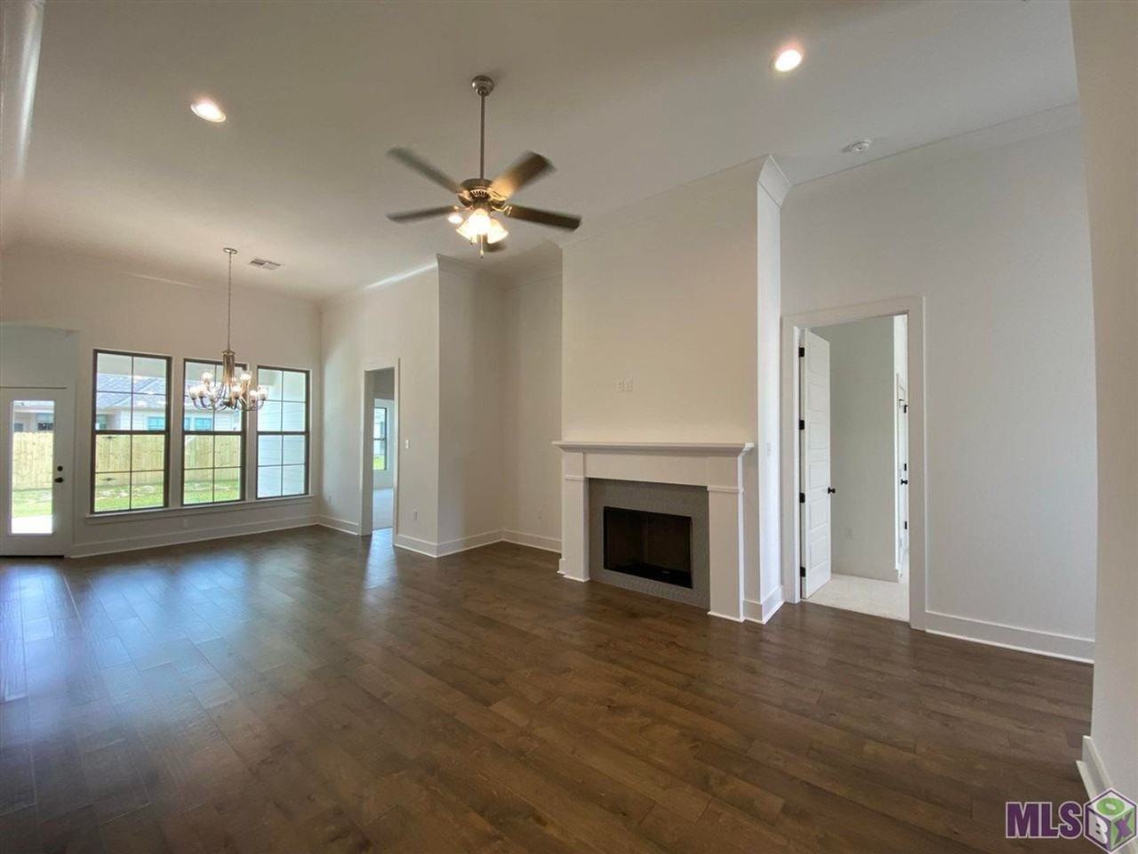 30156 Sanctuary Blvd - Photo 4 of 12