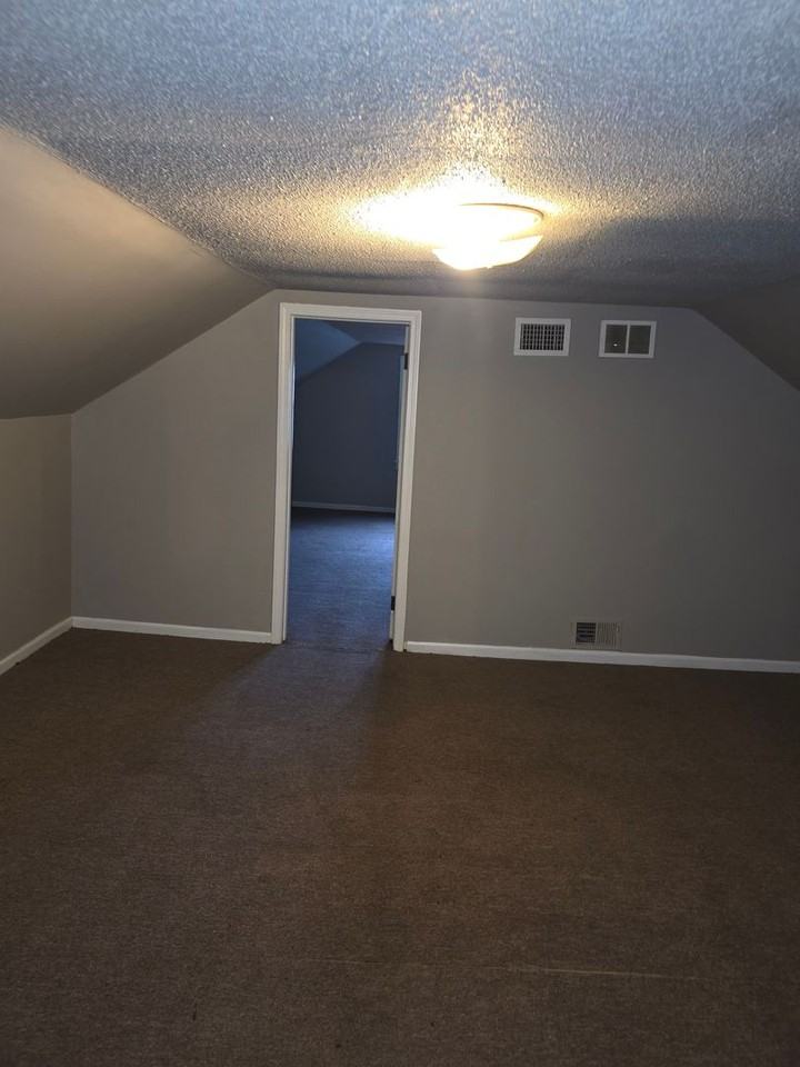 415 E 5th St - Photo 3 of 10