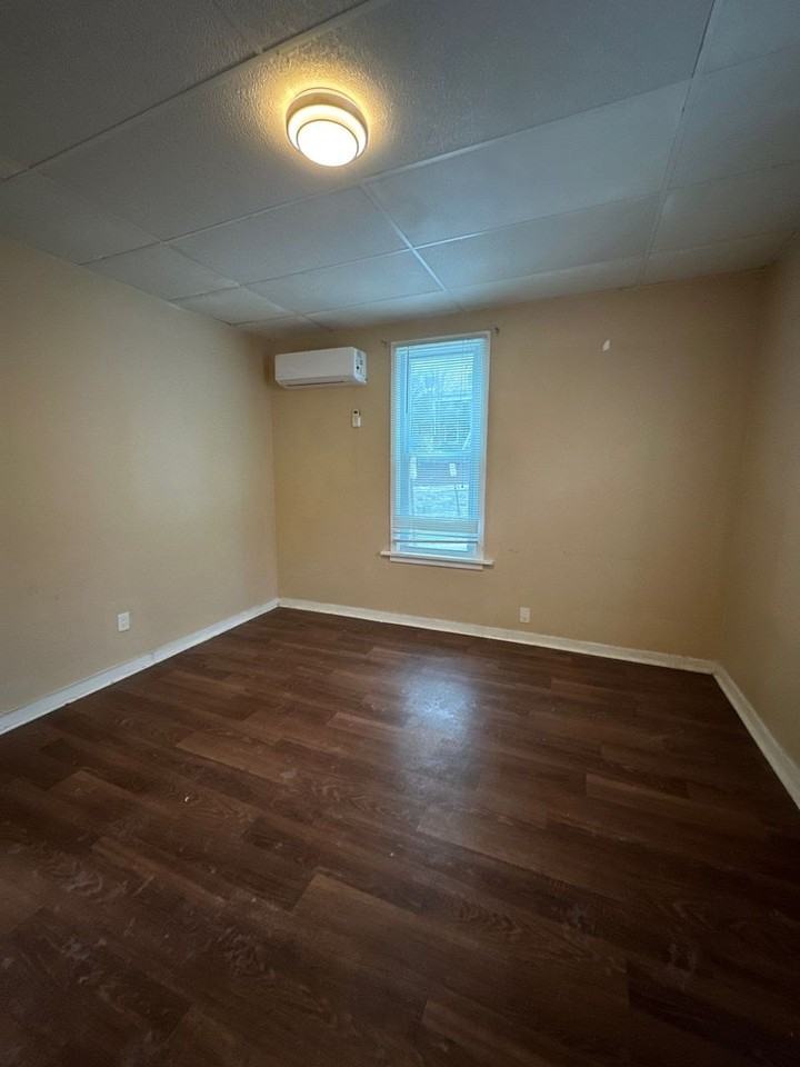 363 Locust Street - Photo 4 of 15