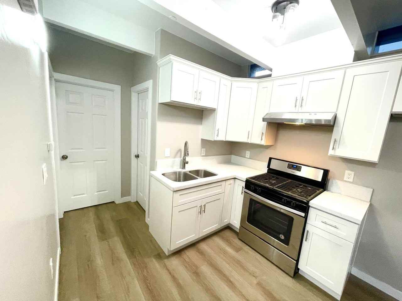 1051 Price St #A - Photo 3 of 10