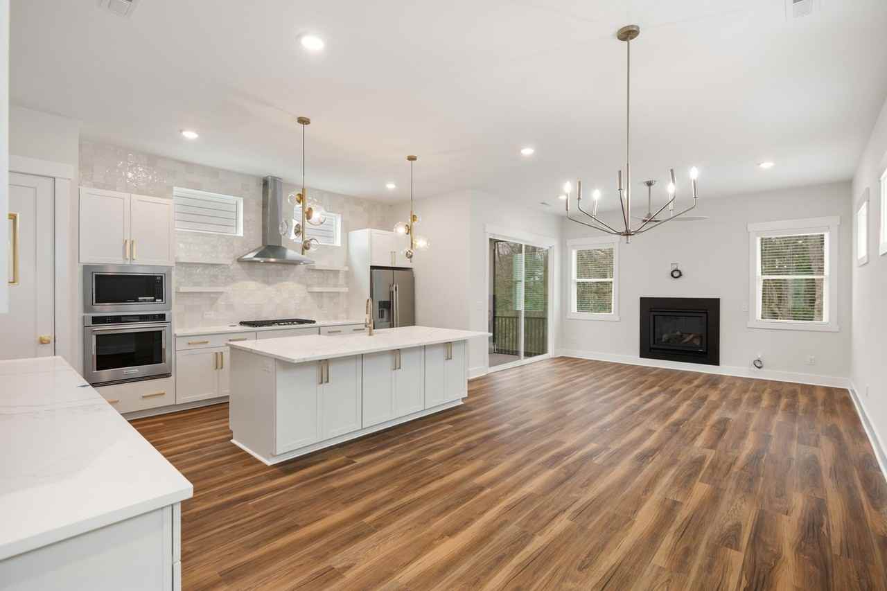 1006 Grant St - Photo 5 of 33