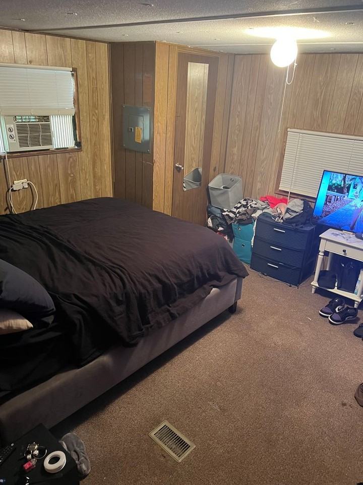 12300 Phillips Ln - Photo 4 of 6