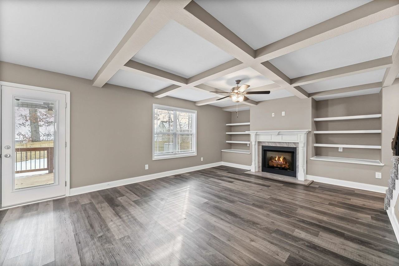 1345 Sussex Dr - Photo 7 of 34