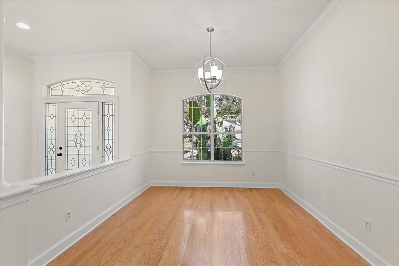 639 Queens Harbor Blvd - Photo 3 of 27