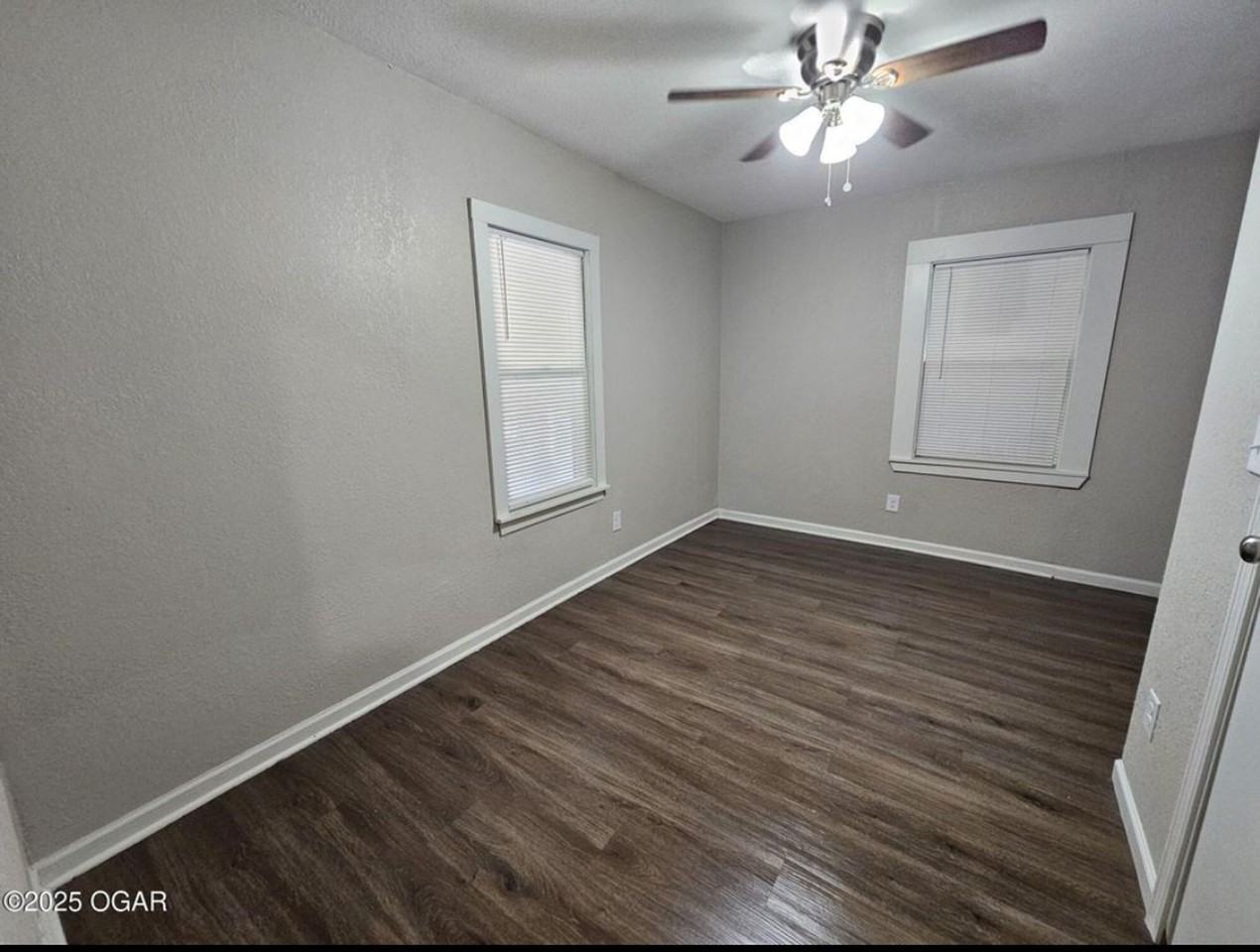 427 427 E/NE B J Tunnell Blvd - Photo 4 of 9