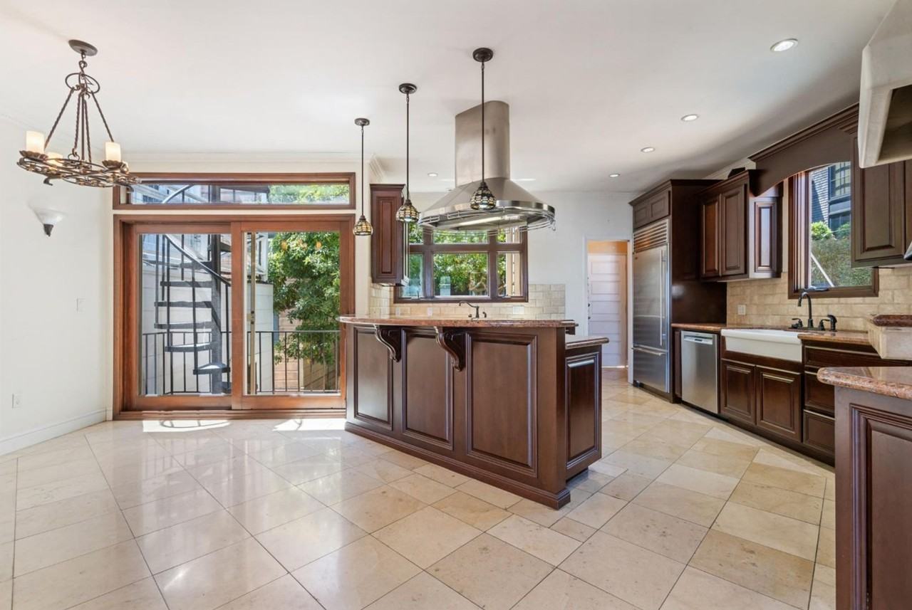 1127 Filbert St - Photo 5 of 40