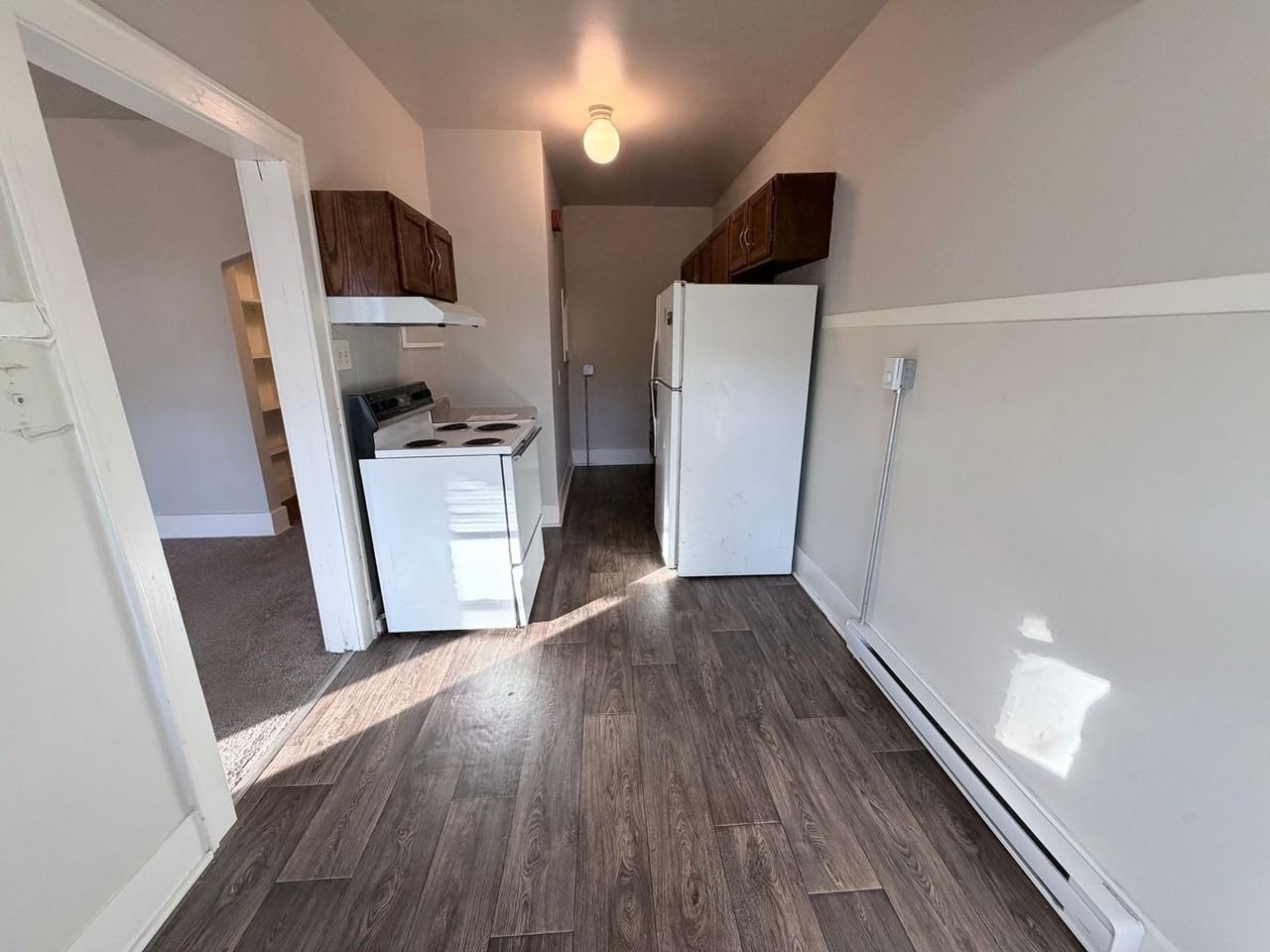 305 21st St - Photo 3 of 8