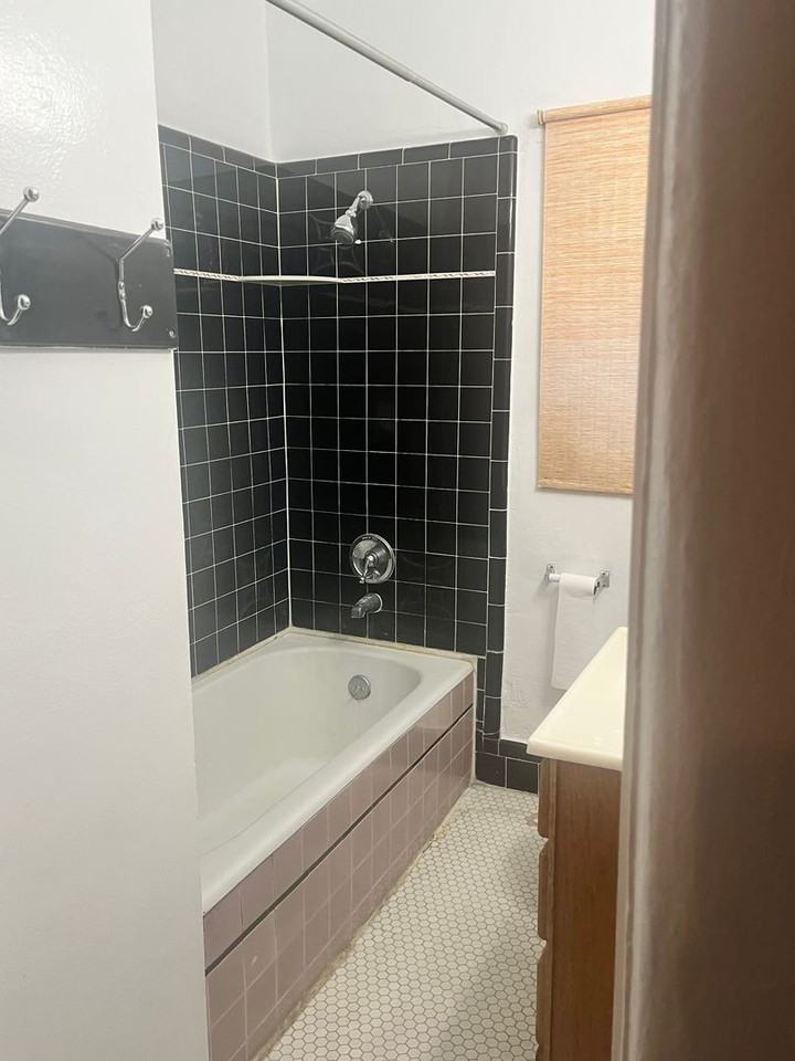 917 S Averill Ave #A - Photo 3 of 10