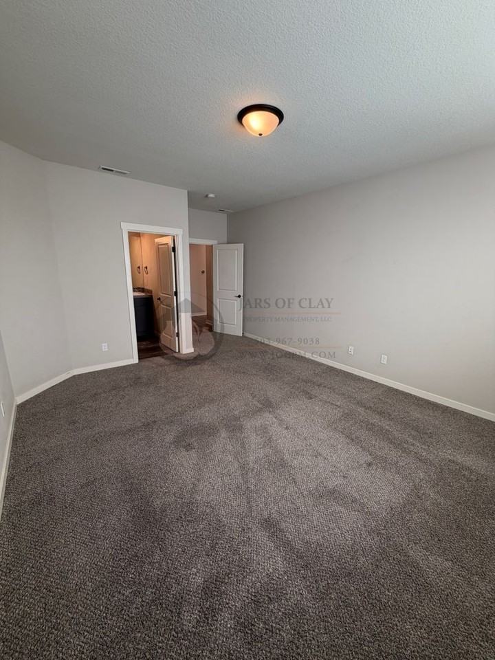 5162 Constellation Ave Ne - Photo 6 of 16