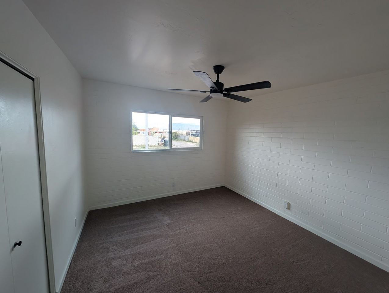 2530 E Parkside Dr - Photo 7 of 11