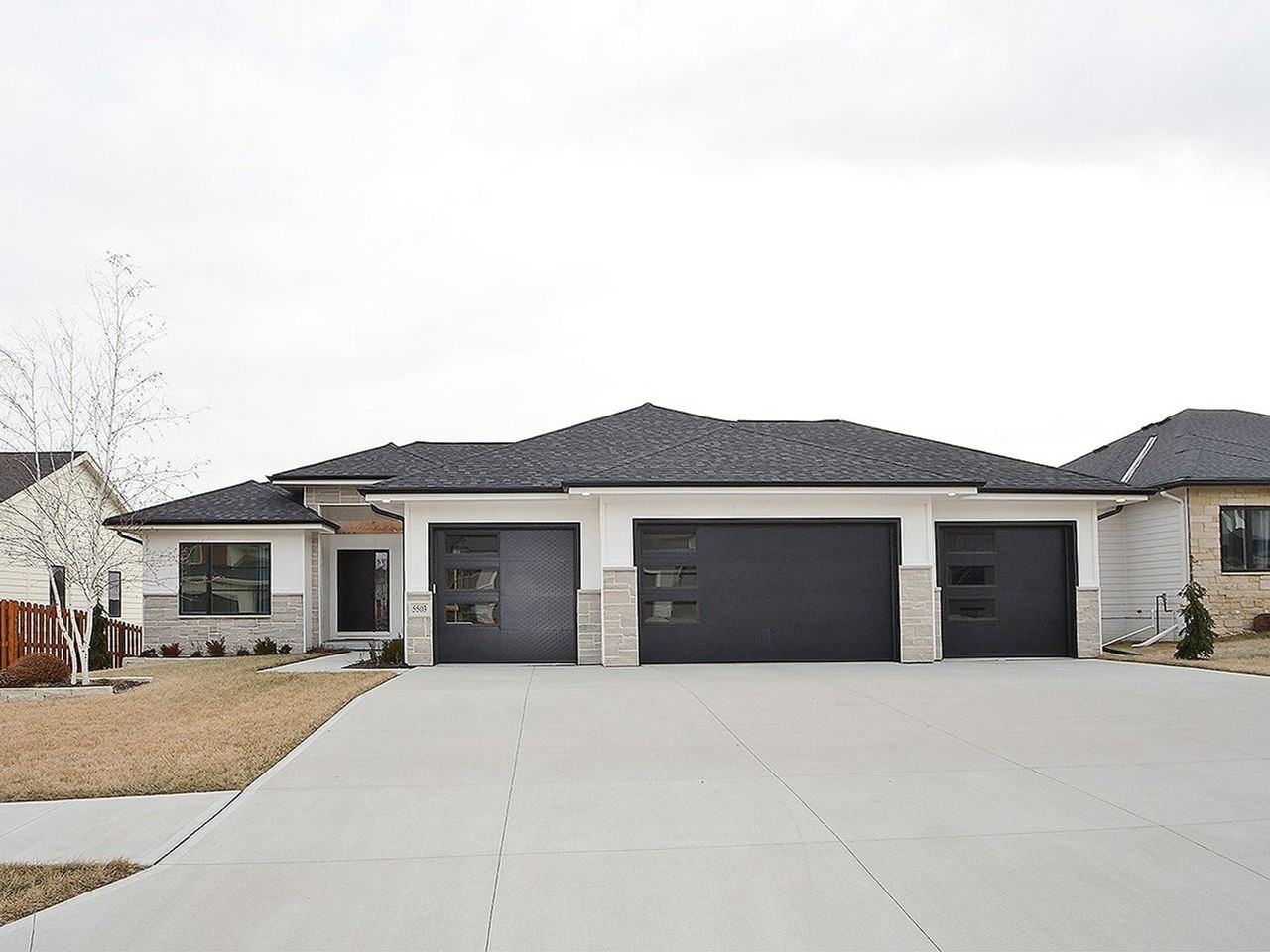 5503 N 207th St - Photo 2 of 39