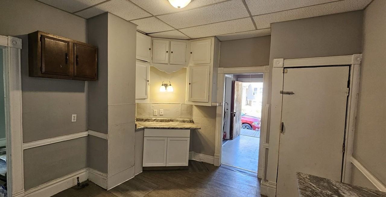 602 E Ravine Ave - Photo 2 of 19