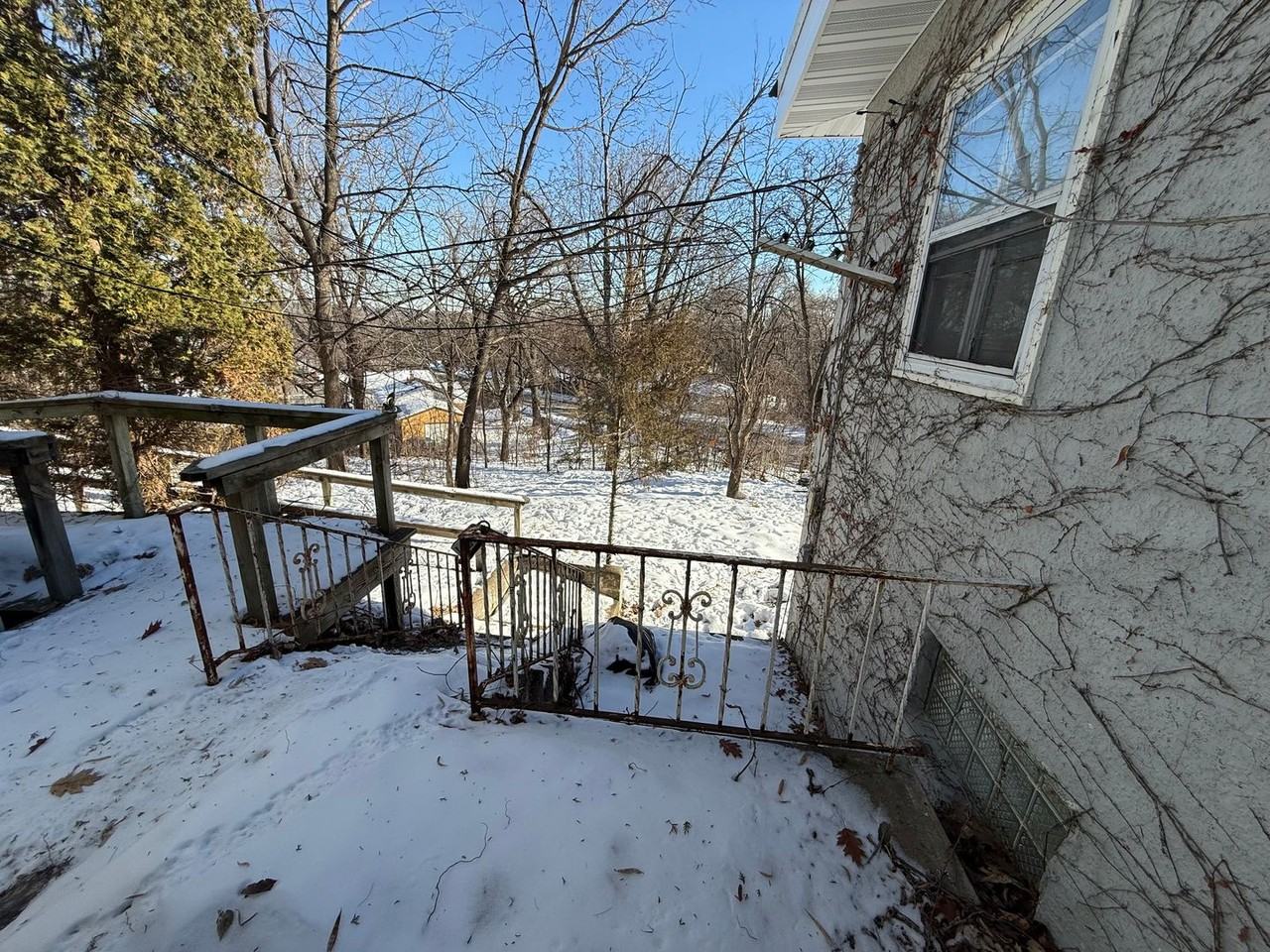 373 Arlington Ave W - Photo 2 of 11