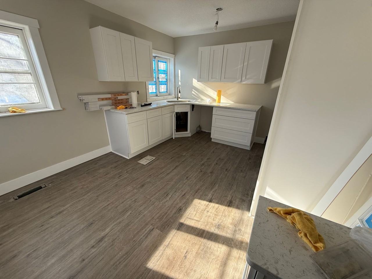 373 Arlington Ave W - Photo 6 of 11