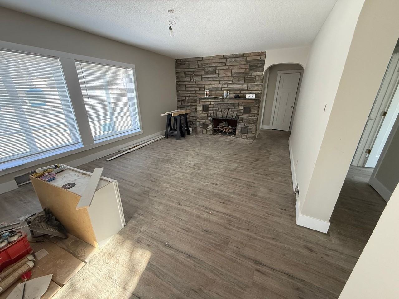 373 Arlington Ave W - Photo 7 of 11