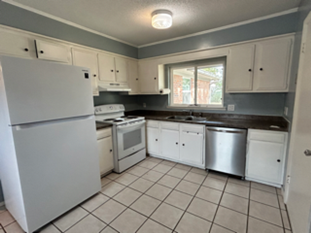 82 Easy St - Photo 7 of 17