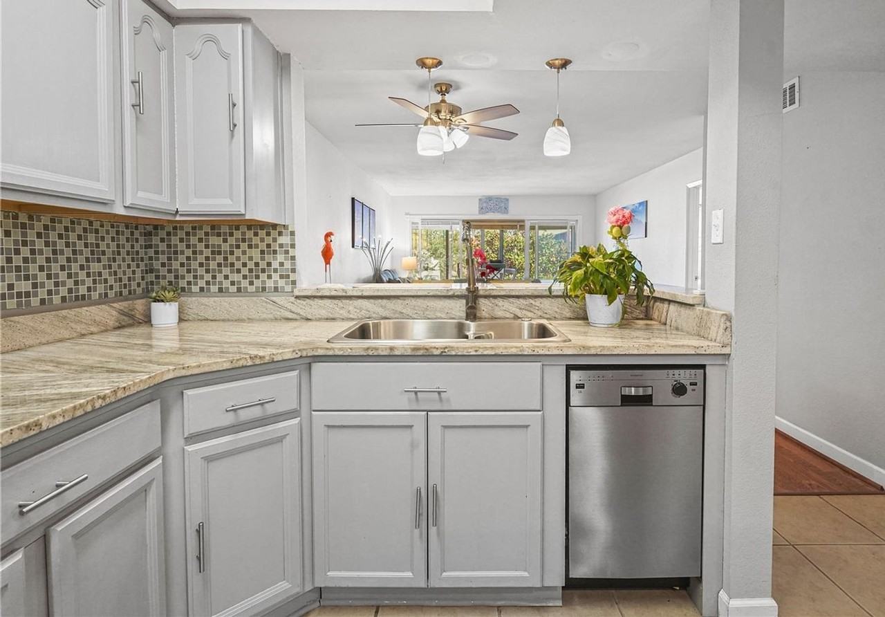 1750 Belleair Forest Dr Apt C20 - Photo 3 of 15