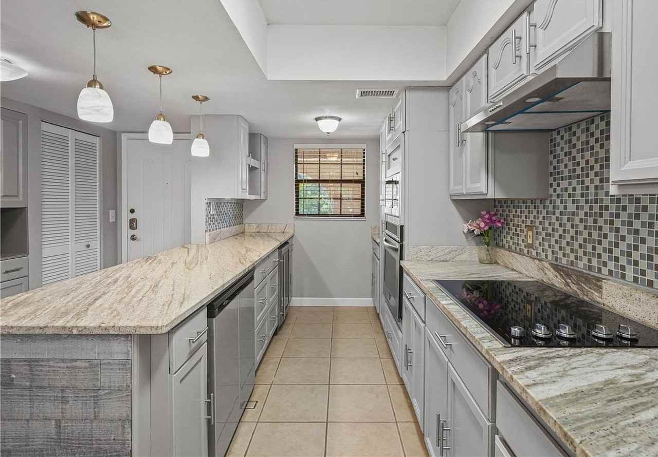 1750 Belleair Forest Dr Apt C20 - Photo 5 of 15