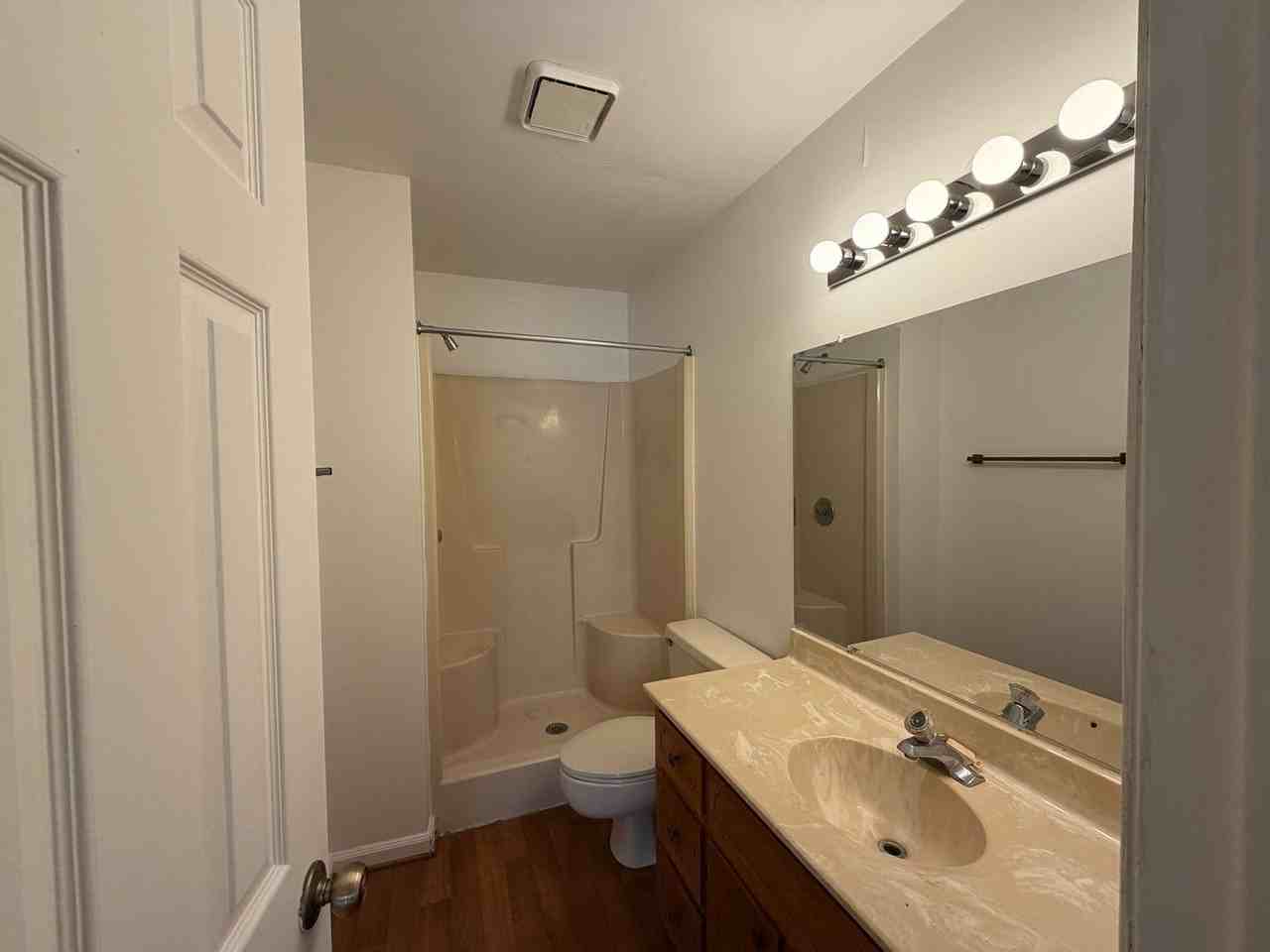 5338 Century Dr - Photo 3 of 11