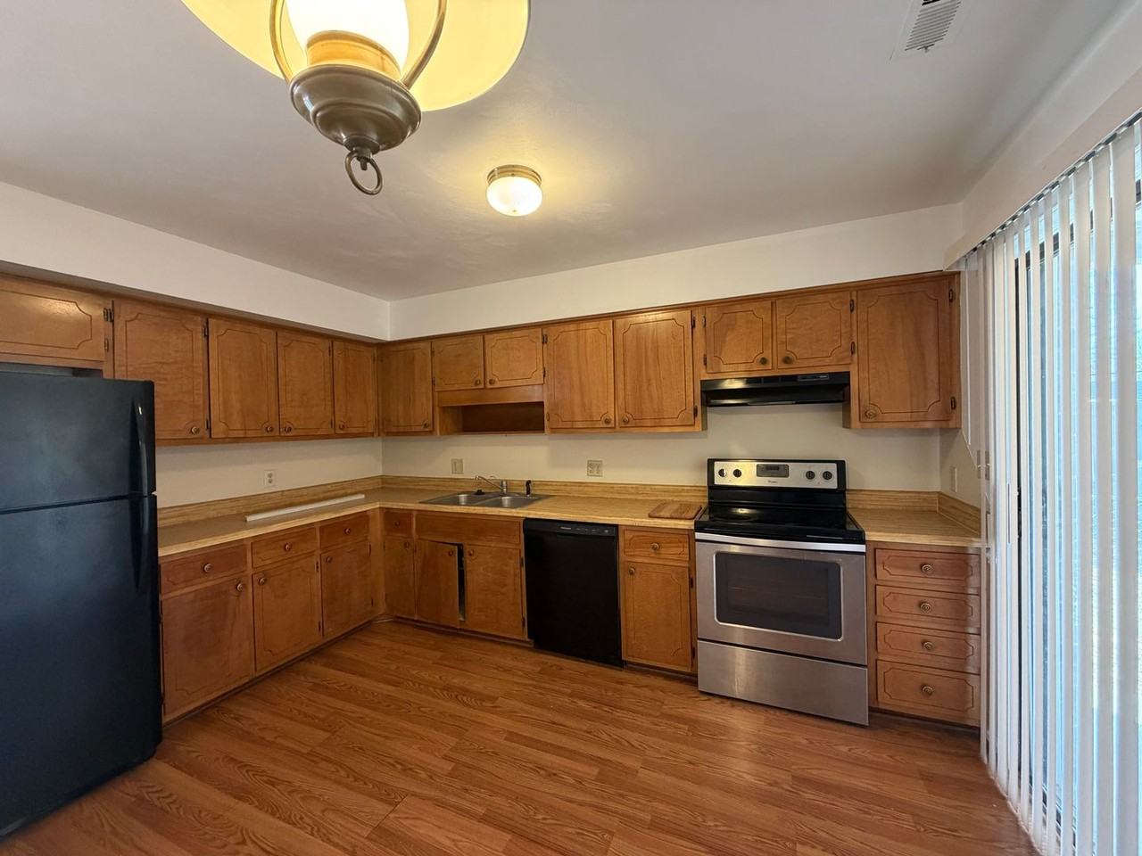 5338 Century Dr - Photo 4 of 11