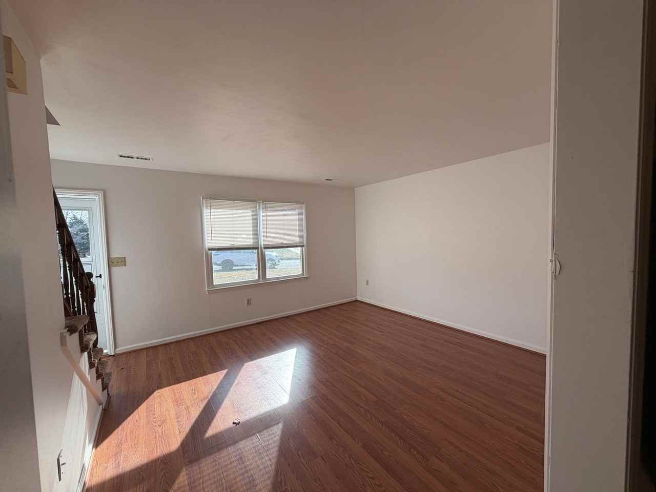 5338 Century Dr - Photo 5 of 11