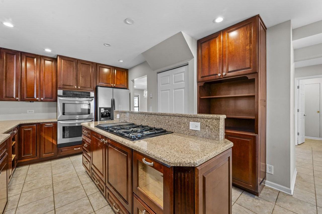 9 Edgewood Rd - Photo 5 of 47