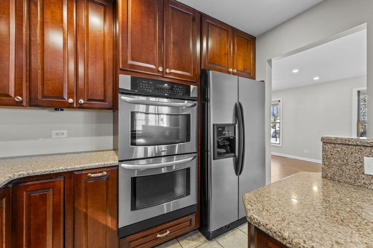 9 Edgewood Rd - Photo 6 of 47