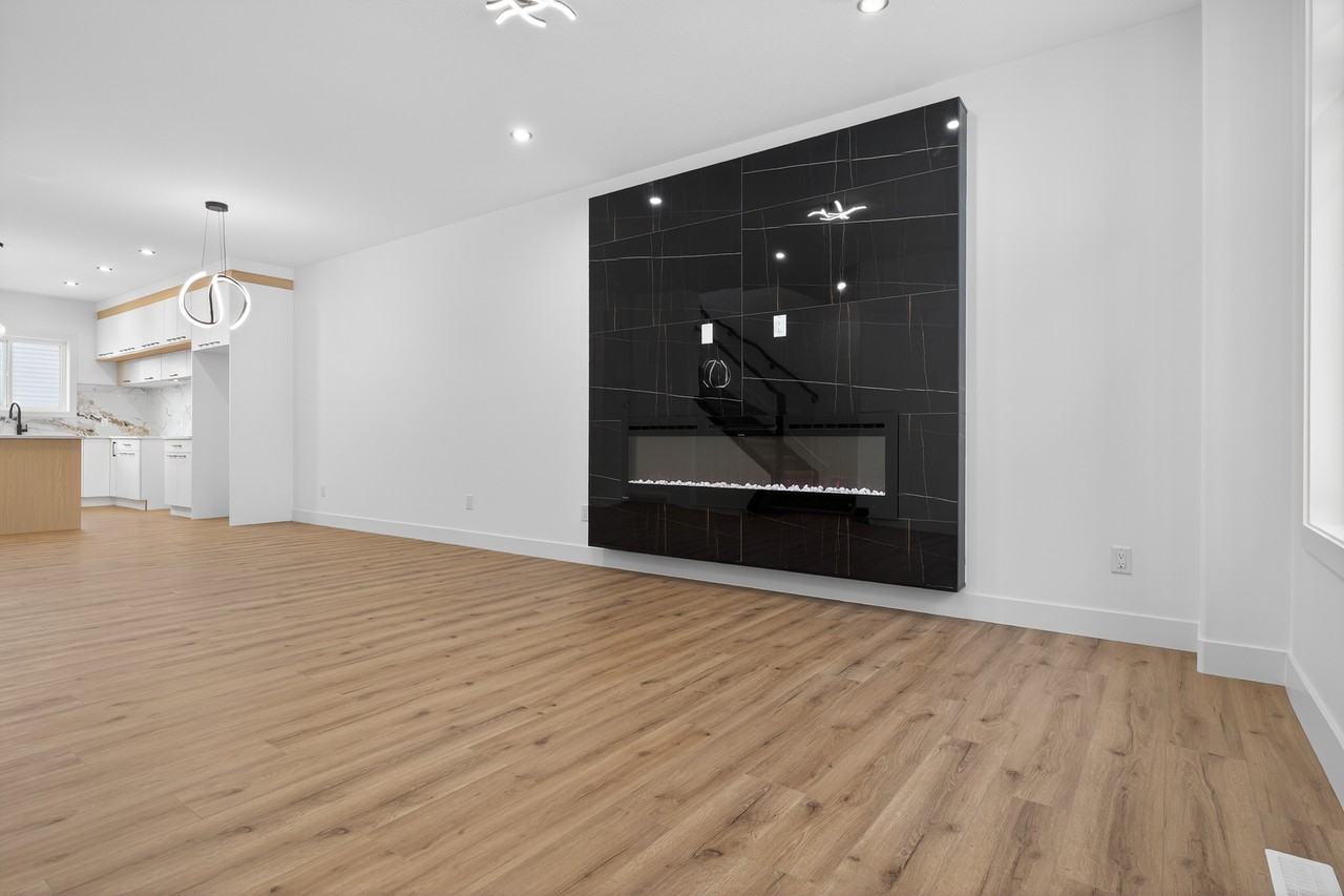 7609 88 Ave Nw - Photo 2 of 23