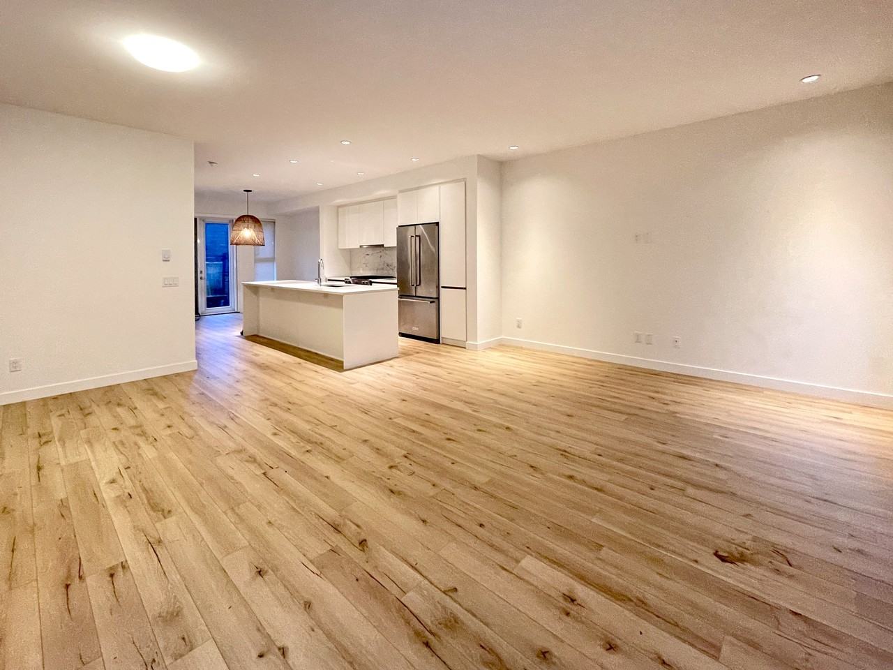 1228 Hudson St #33 - Photo 4 of 11