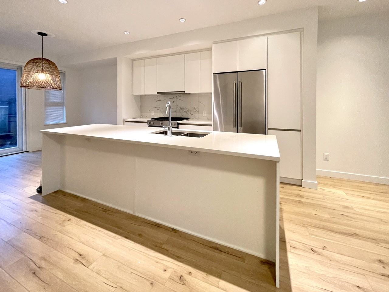 1228 Hudson St #33 - Photo 5 of 11