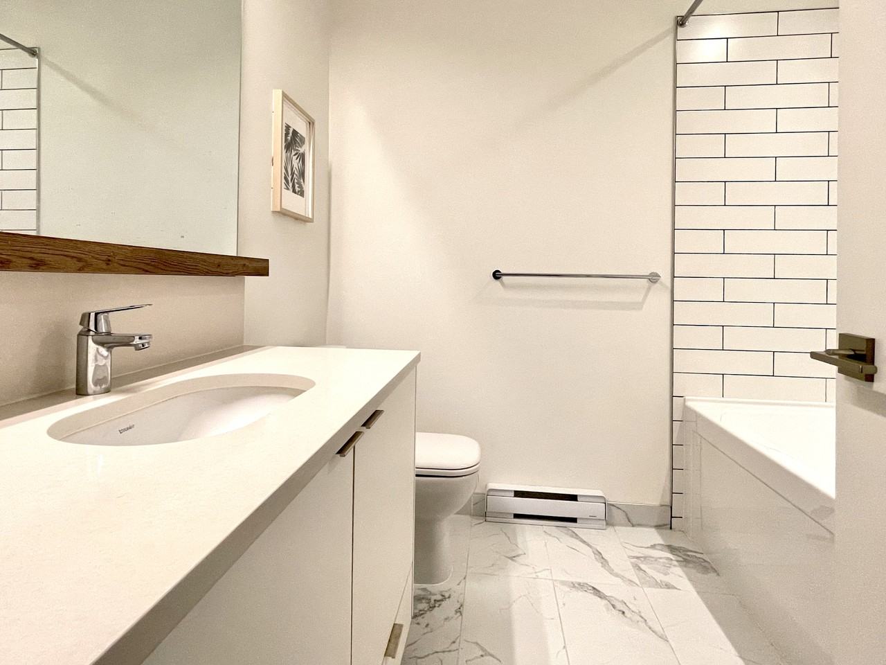 1228 Hudson St #33 - Photo 6 of 11