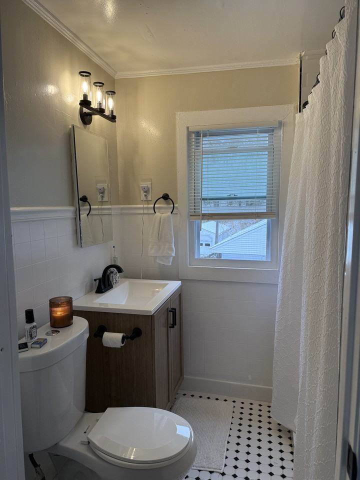 95 E Main St #B - Photo 7 of 14