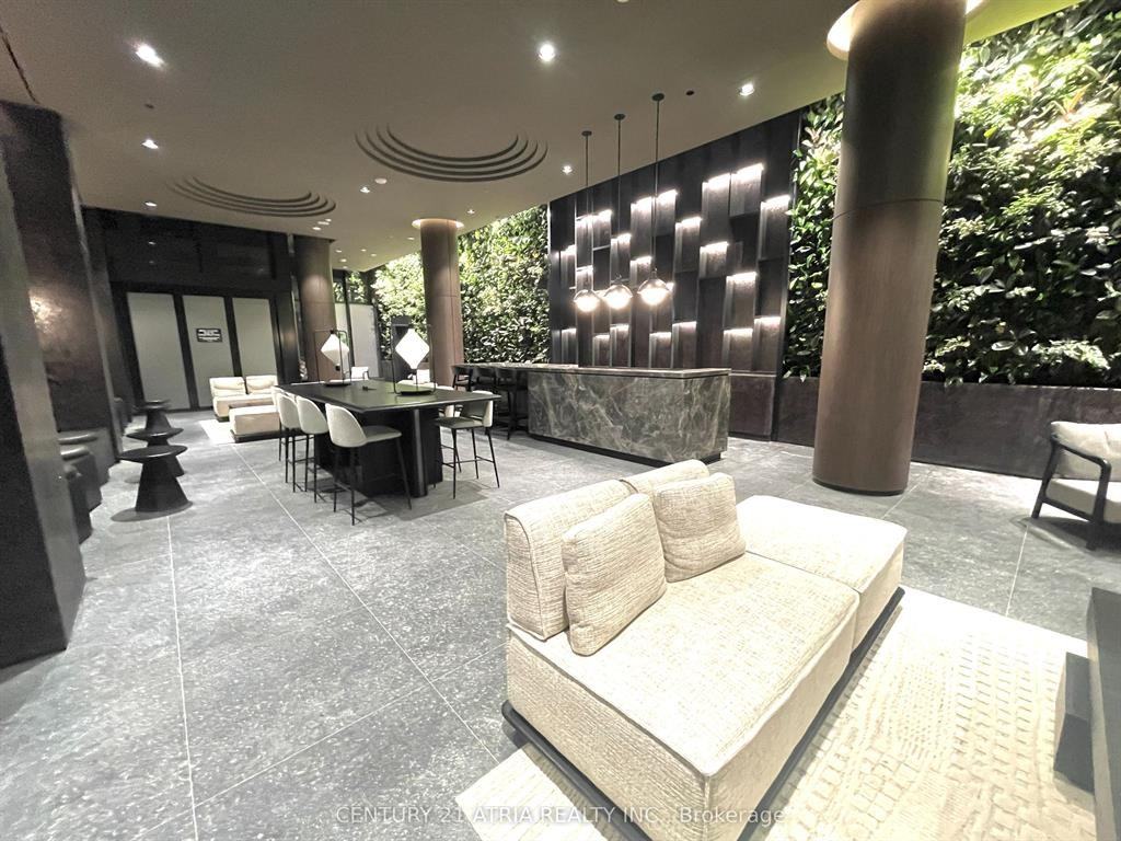 110 Broadview Avenue - Photo 2 of 17