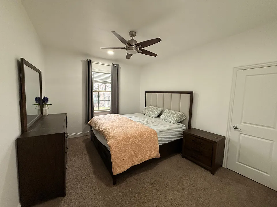 325 Augusta Ct #1 - Photo 4 of 19