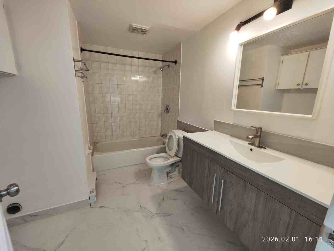 967 Rue Dubuisson #2 - Photo 5 of 11