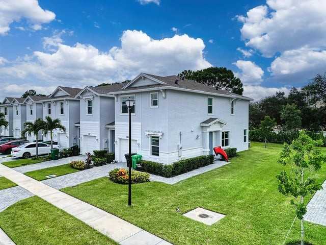 SE Woodbark St & SE grovebush Ln - Photo 3 of 15