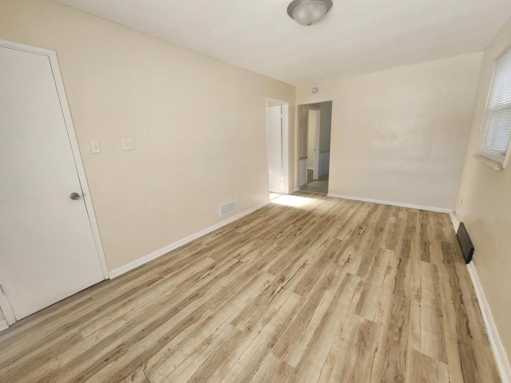 2324 Buchanan St - Photo 2 of 6