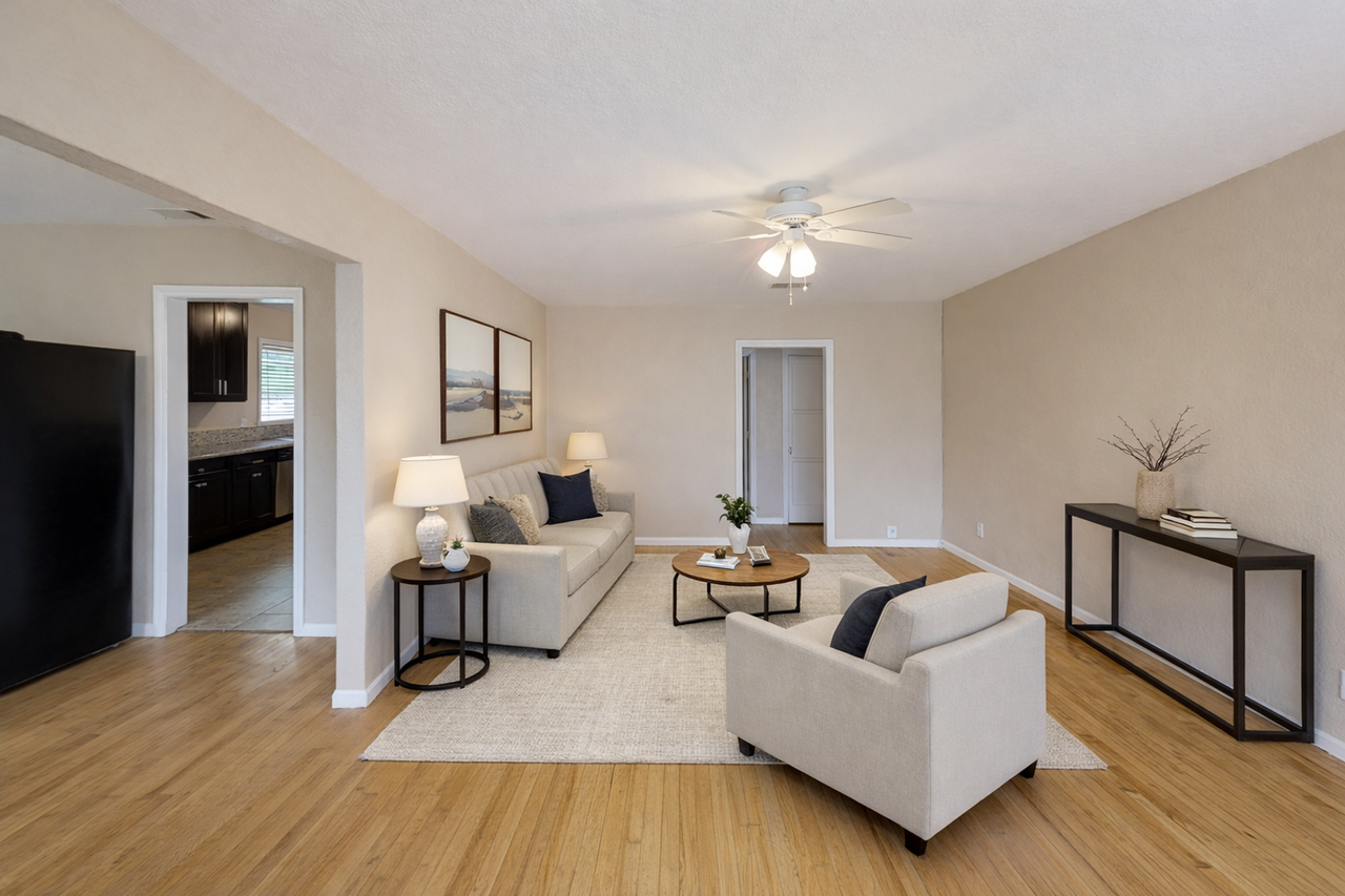 5045 College Ave - Photo 7 of 22