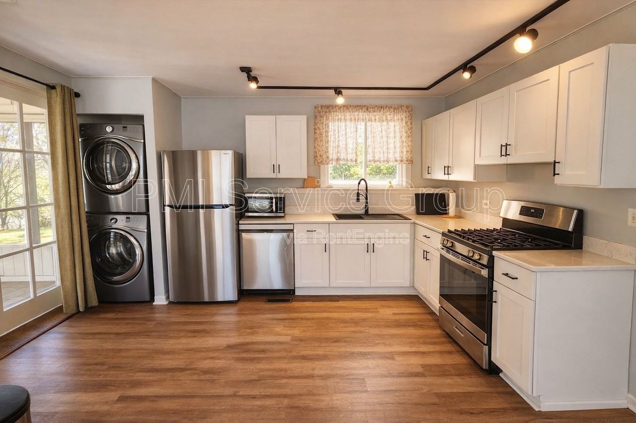 5440 Benton Ave - Photo 3 of 15