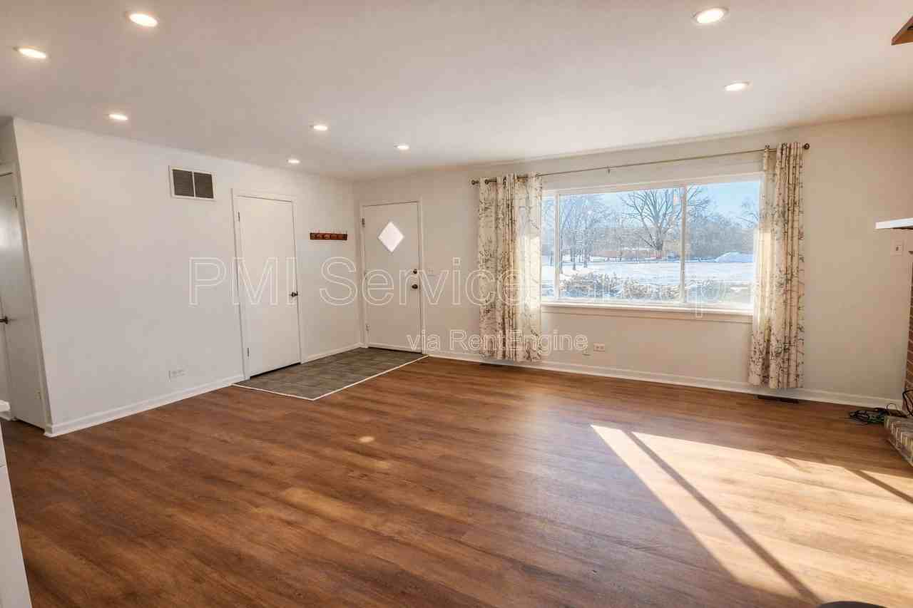 5440 Benton Ave - Photo 4 of 15