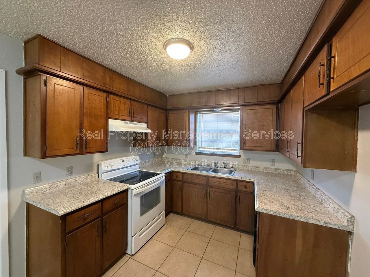 5523 Fordham St - Photo 4 of 11