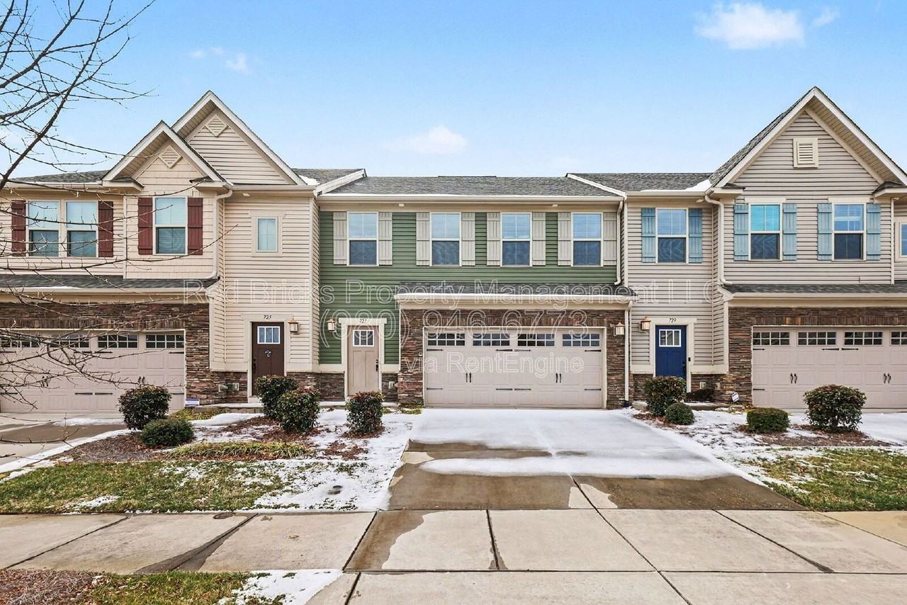 727 Dynamo St - Photo 2 of 39